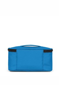 Bolsa rectangular azul hecha de un tejido duradero, con cierre de cremallera y un asa superior para un fácil transporte. Diseño simple con una textura suave.