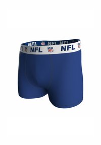 Blå herrboxershorts med ett vitt midjeband som har upprepade NFL-logotyper i marinblått och rött.