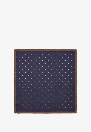 Fazzoletto da taschino quadrato blu navy con un motivo a pois azzurri, bordato da un bordo marrone. Realizzato in tessuto morbido.