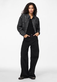 Pieces PCROBERTA JACKET - Casaco de ganga - grey denim