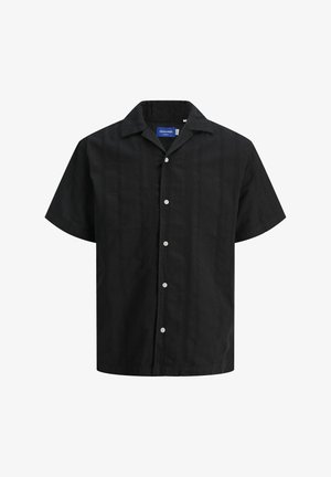 Czarna koszula krótki rękaw z zapięciem na guziki, wykonana z teksturowanej tkaniny, z klasycznym kołnierzykiem i subtelnymi pionowymi paskami.