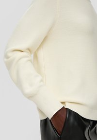 s.Oliver BLACK LABEL AUS MIX - Strickpullover - natur