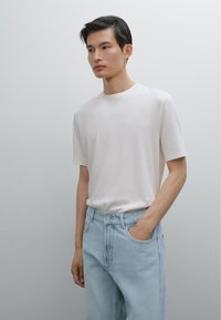 Massimo Dutti SHORT SLEEVE WITH CREW NECK - T-shirts basic - White