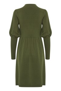 Robe vert olive longueur genou avec manches longues bouffantes et poignets ajustés, vue de dos sur fond blanc.