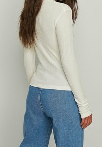 NA-KD Blusa - off-white