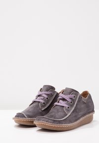 Clarks Unstructured Zapatos con cordones - grey