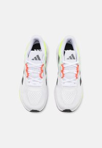 adidas Performance QUESTAR - Laufschuh Straße - footwear white/grey five/lucid lemon
