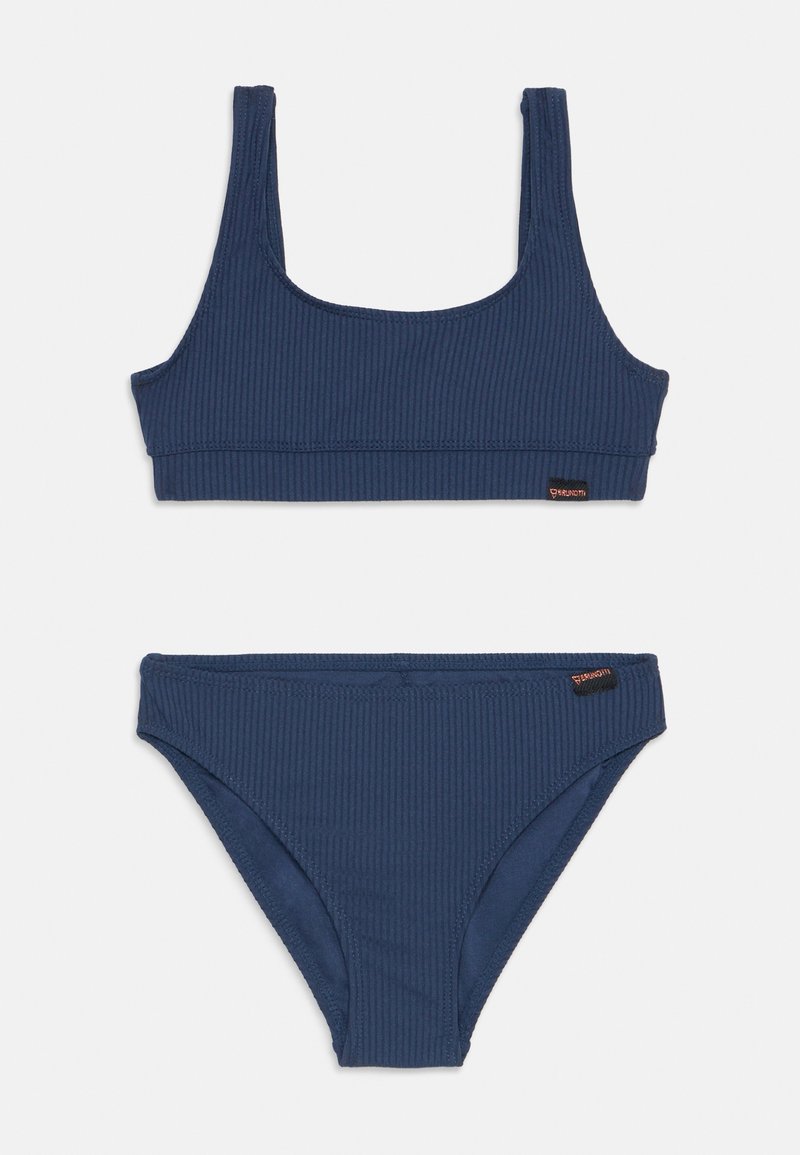Conjunto de bikini em azul marinho com textura canelada, composto por um bralette de decote quadrado com alças largas e calcinhas de cintura baixa a condizer, ambos com uma marcação subtil.