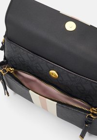 LIU JO CAMERA CASE - Umhängetasche - nero