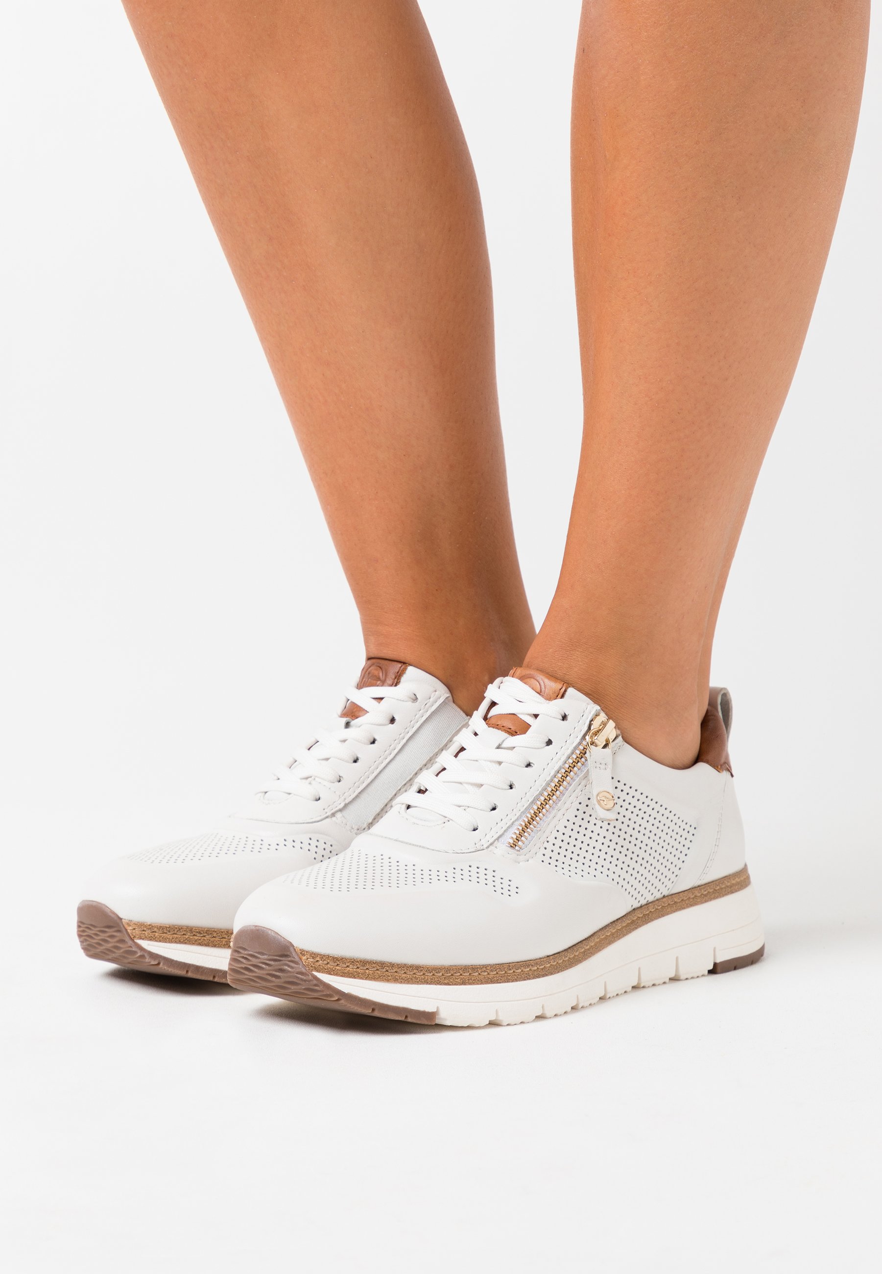 Tamaris Pure Relax LACE UP Joggesko whitecognachvit Tamaris Pure Relax LACE UP Joggesko chestnutkonjakk