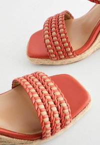 Next FOREVER COMFORT SQUARE TOE WEAVE - REGULAR FIT - Alpargatas - orange