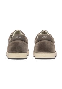 Brown suede sneakers with cream rubber soles, featuring a soft padded collar, minimalist design, and white logo "VNLR" on the heel.