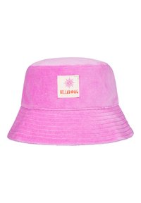 Cappello a secchiello in velluto rosa con una patch beige che presenta un logo a sole e il testo "Billabong" sul davanti.