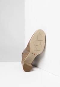 NeroGiardini E409730D - Stivaletti con plateau - cuoio