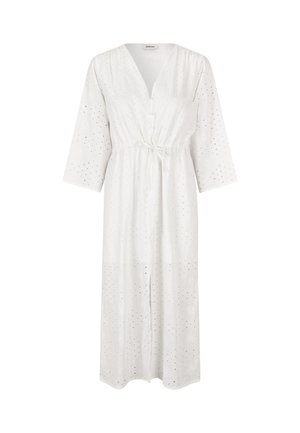 Weißes Baumwollkleid mit V-Ausschnitt, Dreiviertelärmeln und Auschnittdetails. Verstellbarer Taillengürtel und bodenlanger Schnitt.