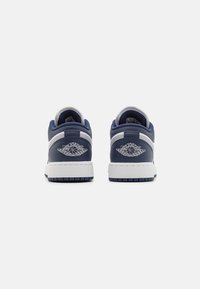 Jordan AIR JORDAN 1 UNISEX - Sneakers basse - white/wolf grey/midnight navy
