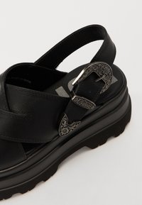 Thumbnail Image 6