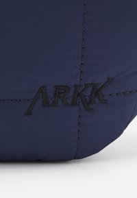 ARKK Copenhagen ARPADDED BUMBAG UNISEX - Bum bag - navy