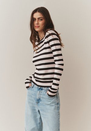 Next REGULAR FIT THERMAL SOFT TOUCH LONG SLEEVE CREW NECK  - Langærmet T-shirt - ecru pink chocolate brown stripe