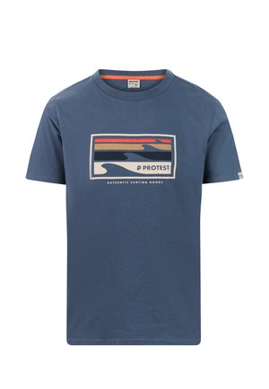Blauw katoenen T-shirt met een rechthoekige afbeelding met golfpatronen in oranje, beige en blauw, met de tekst "AUTHENTIC SURFING GOODS."
