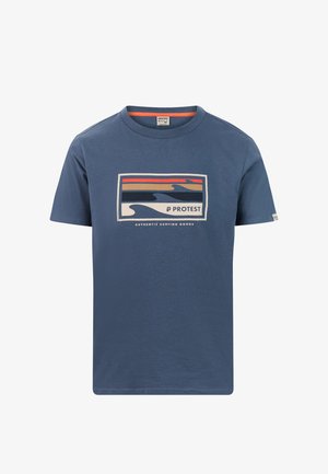 Blauw katoenen T-shirt met een rechthoekige afbeelding met golfpatronen in oranje, beige en blauw, met de tekst "AUTHENTIC SURFING GOODS."