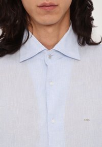 Michael Kors ONE PIECE COLLAR SHIRT - Krekls - light blue
