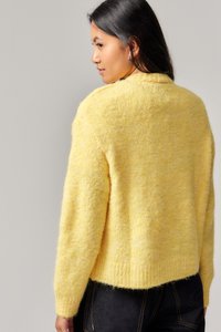 BDG Urban Outfitters FLUFFY CARDI - Casaco de malha - lemon