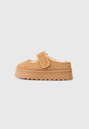 Polobotky - cognac