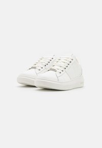 Guess VIBO - Sneakers basse - white