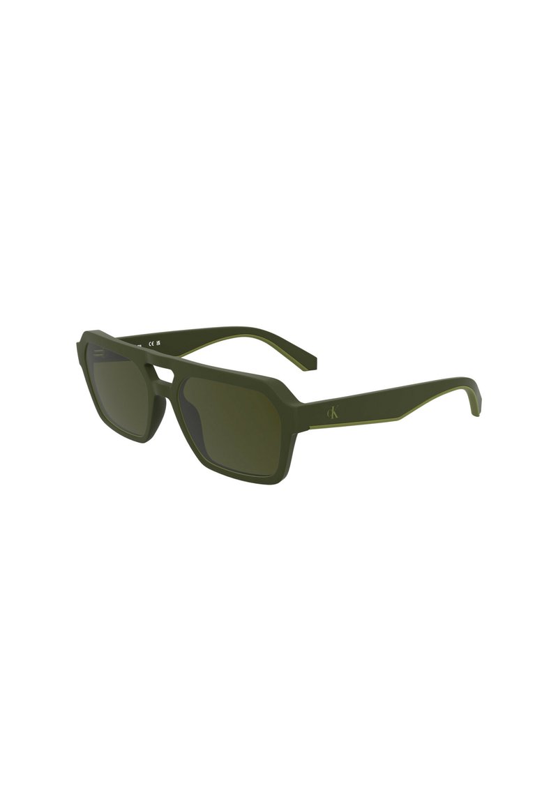 Grüne Plastiksunglasses mit einem eckigen Gestell, getönten Gläsern und einem kontrastierenden helleren grünen Akzent entlang der Seiten.