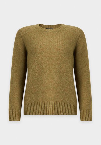 Pull en maille vert olive à manches longues avec poignets et ourlet côtelés, col rond, présenté sur un fond gris clair uni.