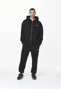 Pegador COLNE LOGO JACKET - Sudadera con cremallera - black