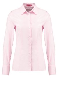 Chemise à manches longues rose clair en tissu doux, dotée d'un col classique, d'un bouton sur le devant et d'un design cintré avec un léger éclat.