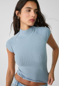 Stradivarius WITH CAP SLEEVES  - Základné tričko - blue