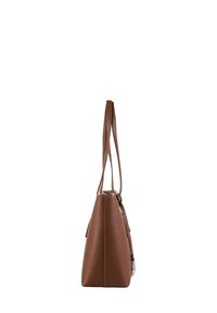 Sac à main en cuir texturé marron de forme triangulaire, avec de longues poignées et un minimum de détails en métal. Conçu pour un usage vertical.