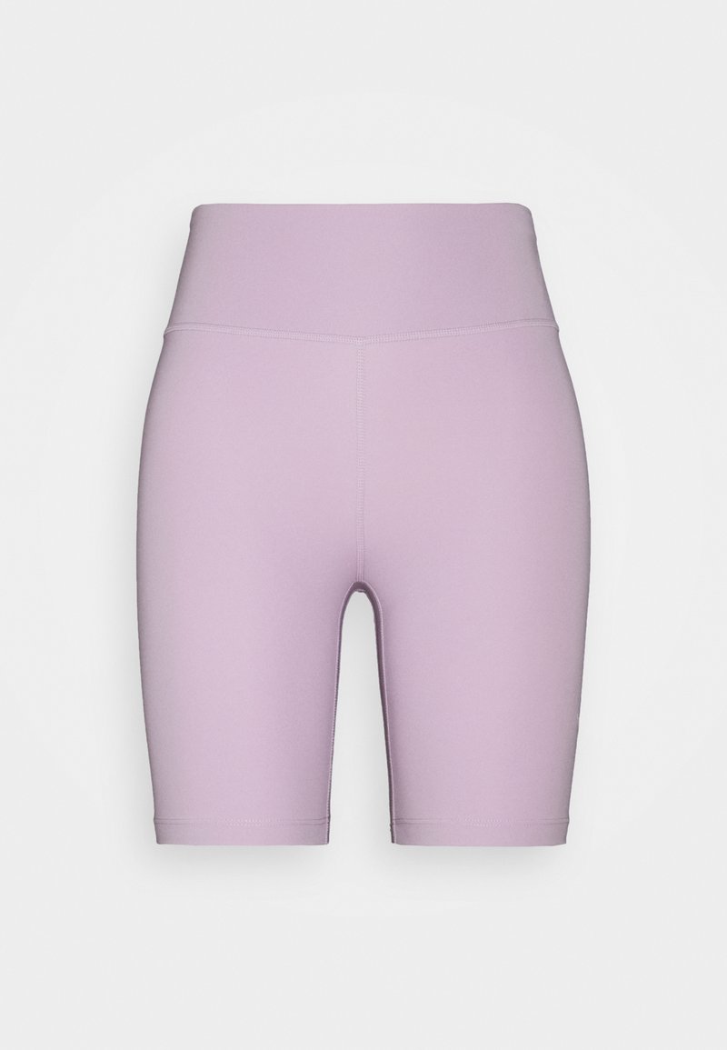 Shorts cyclistes lilas taille haute avec une finition lisse et une couture centrale, conçus pour une activité sportive ou une tenue décontractée.