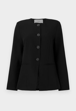 Sacou negru cu guler rotund, patru butoane decorative cu pietre prețioase, buzunare laterale și un design ajustat. Textură de țesătură netedă.