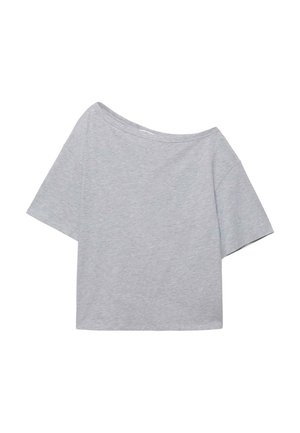 Lichtgrijs kort mouwtje crop T-shirt met een brede boothals, plat gelegd op een witte achtergrond.