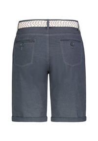 Grijze shorts met een gestructureerde tailleband met een zigzagpatroon. Inclusief twee achterzakken met knopen en een opgerolde zoom aan de onderkant.