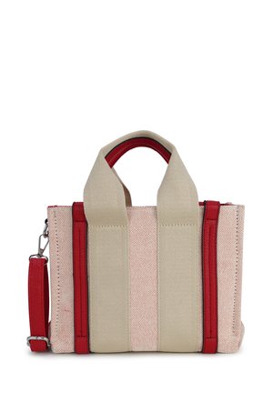 Kleine rechthoekige tote bag met een beige stoffen body, brede beige handgrepen en rode leren afwerking met een afneembare schouderband.