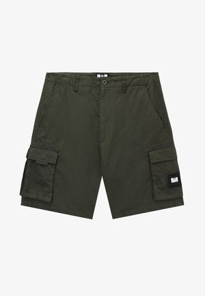 Dunkelgrüne Cargo-Shorts mit Knopfverschluss, seitlichen Klappentaschen und Gürtelschlaufen.