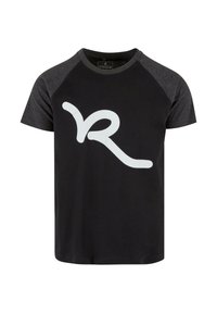 Černé tričko s krátkým rukávem a šedými raglánovými rukávy, na přední straně s velkým bílým stylizovaným logem "VR". Hladká textilie.