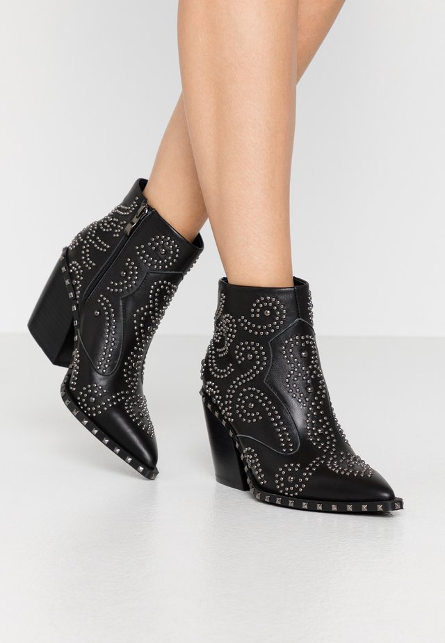 Botines bajos - black