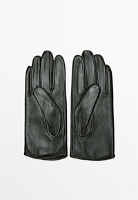 Guanti in pelle nera con una texture liscia, caratterizzati da un design aderente con copri dita a cinque e senza hardware o decorazioni visibili.