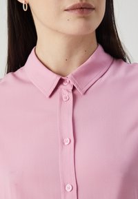 Samsøe Samsøe MAJAN SHIRT - Bluza z gumbi - pink