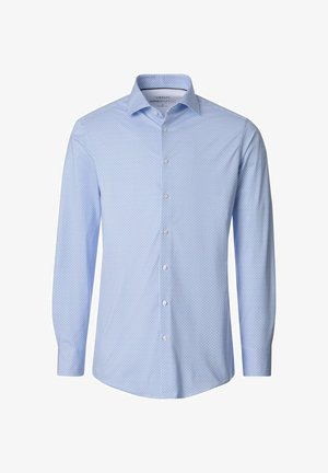 Jasnoniebieska męska koszula na długi rękaw z małym wzorem ciemnych kropek i kołnierzykiem typu spread, prezentowana na białym tle.