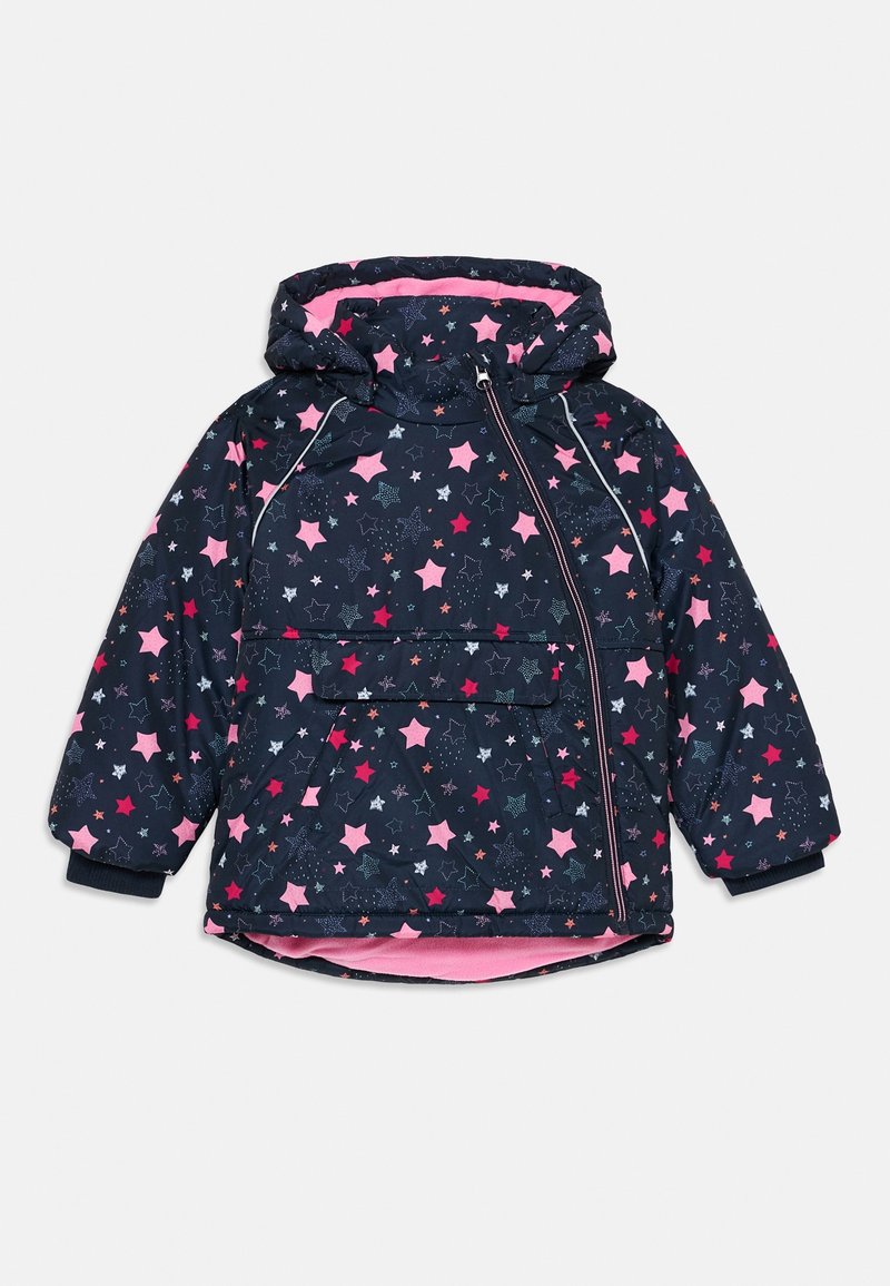 Veste enfant bleu marine avec motifs d’étoiles roses, fermeture éclair diagonale, rabat de poche avant, capuche et doublure rose à l’intérieur de la capuche et sur le bas.