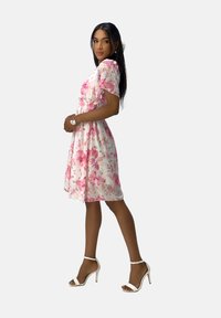 Elara SOMMER  - Freizeitkleid - pink