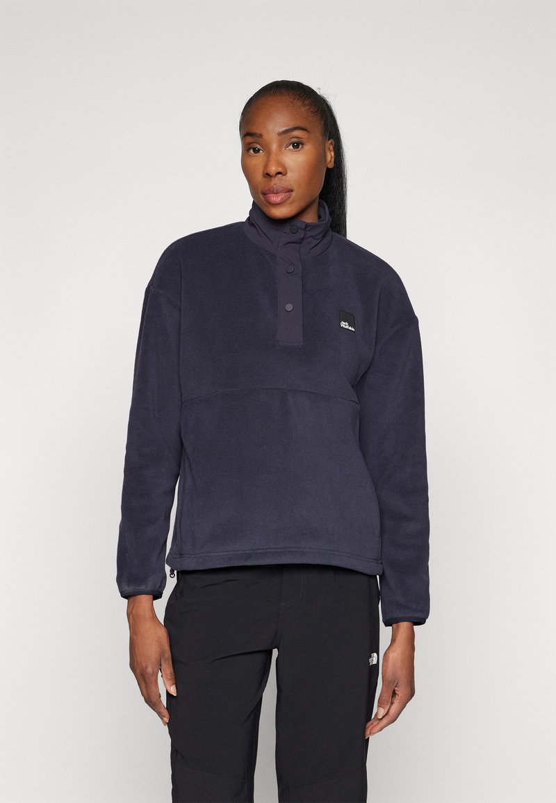 Marineblauwe fleece pullover met een hoge kraag, knoopsluiting en logopatch. Heeft een ontspannen pasvorm en een zachte textuur.