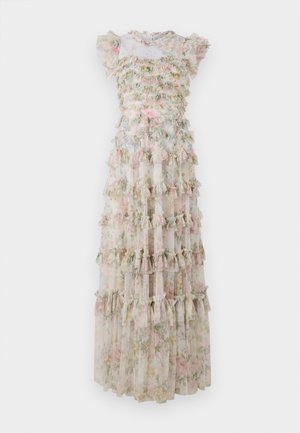 Abito maxi floreale realizzato in tessuto trasparente con strati arricciati in colori pastello. Presenta maniche corte e un corpetto aderente con scollatura arricciata.